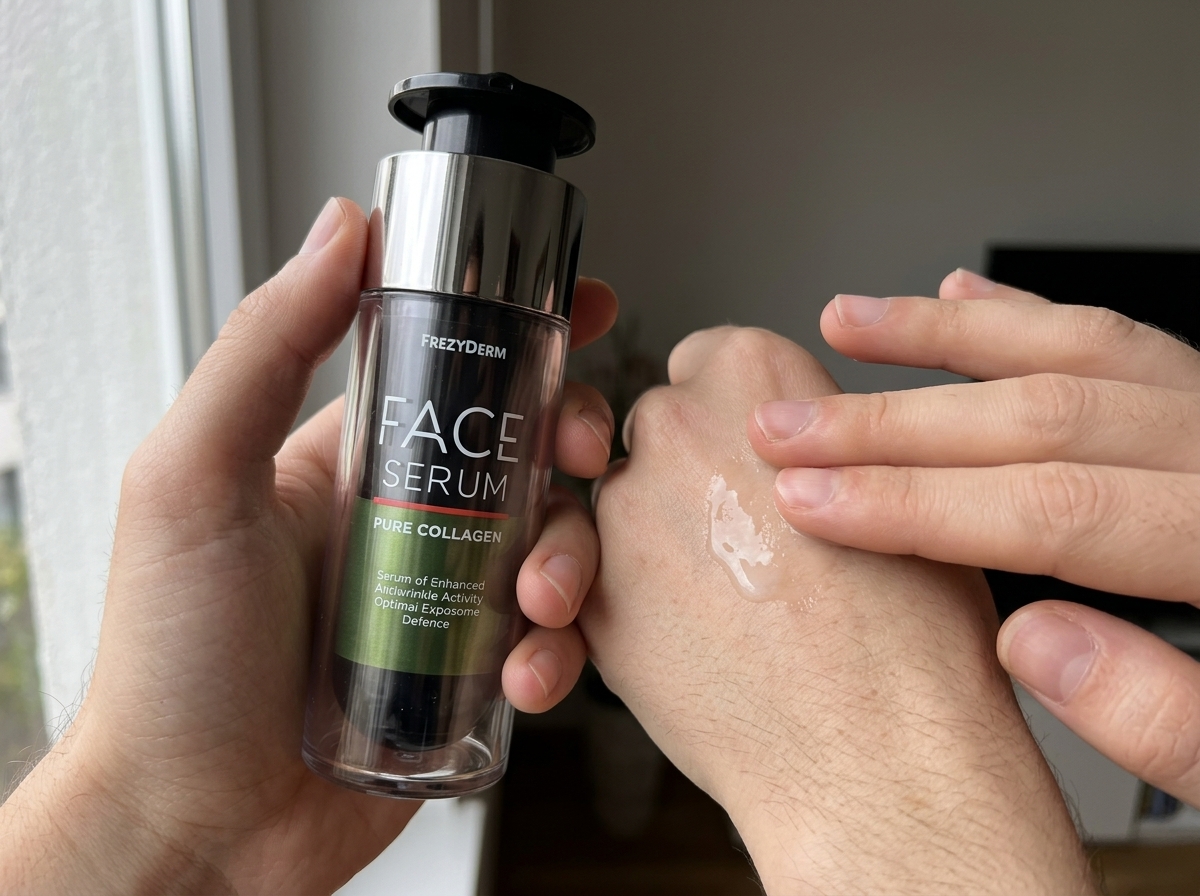 Dorso de la mano con una gota de FACE SERUM PURE COLLAGEN Frezyderm